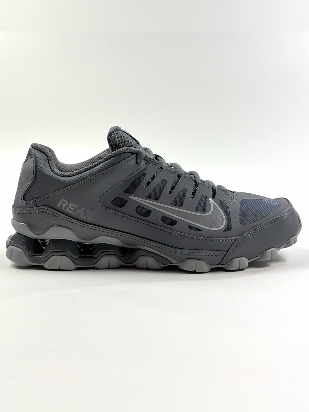 Nike Reax 8 TR Mesh Mens Gray Athletic Shoes Sneakers Gym Low 621716-010
